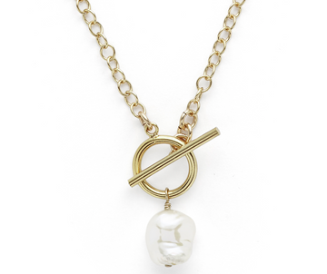 Linda pearl toggle necklace